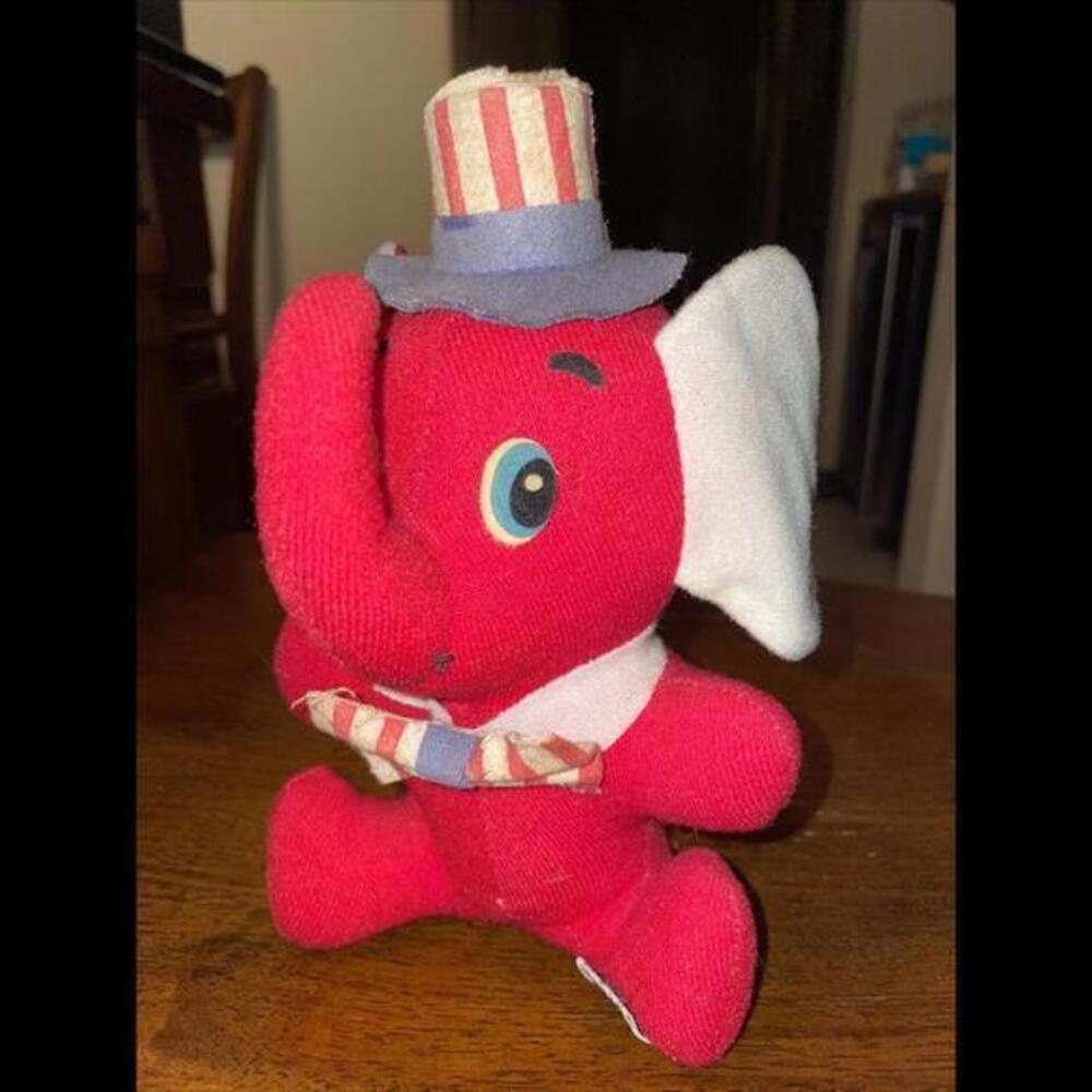Vintage 1975 Dream Pets Dakin Red Elephant With Hat Stuffed Animal Plush 7.5”
